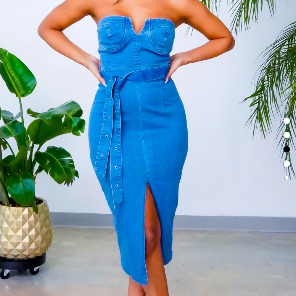 Dress - Picture 2 of 3